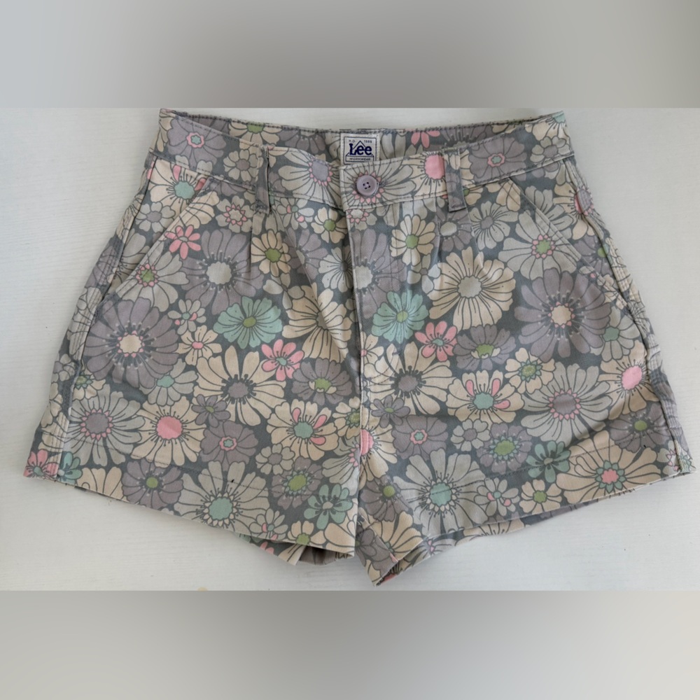 Lee Women's High Waist Floral Shorts - Gray and Pink